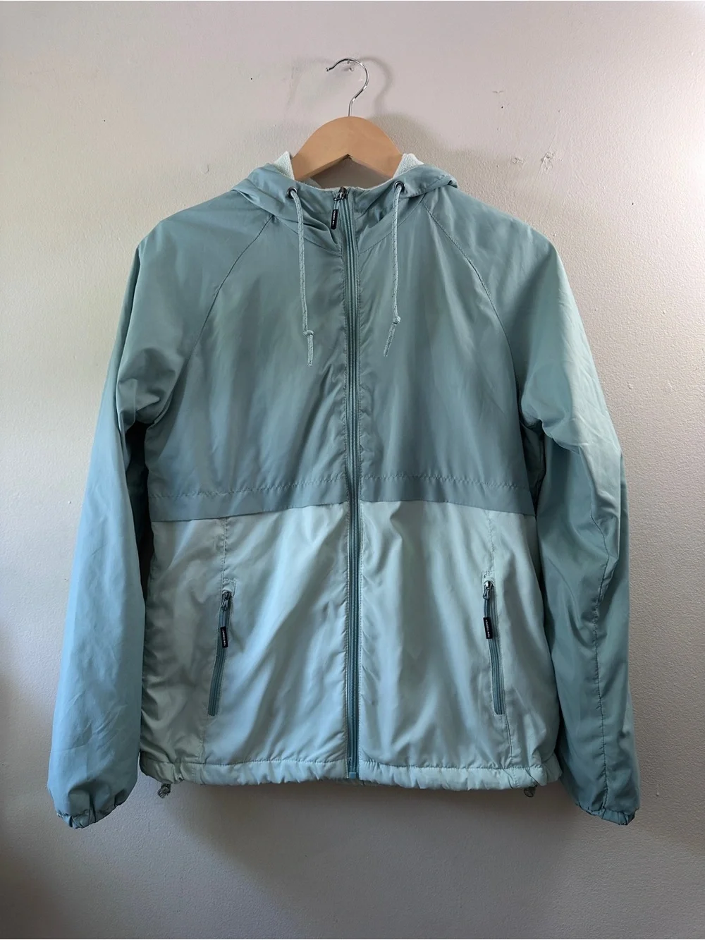 New Balance Hooded Windbreaker Jacket Women Small Teal Mint Colorblock Zip Up